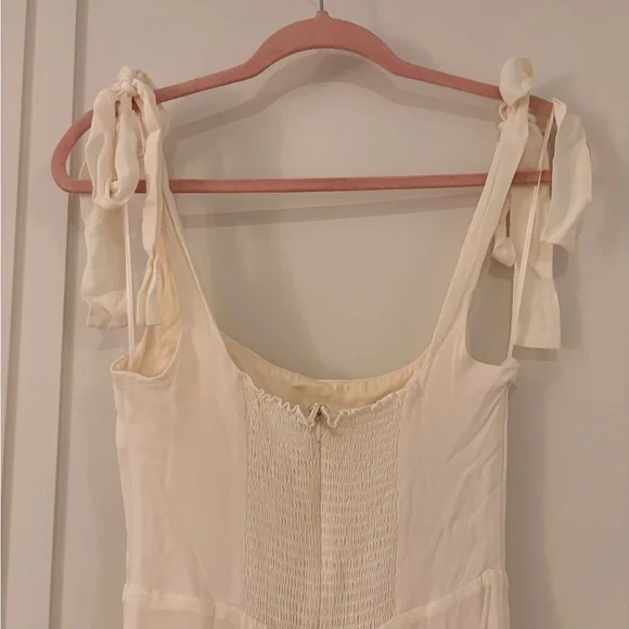 Elegant White Tie-Shoulder Midi Dress - Picture 8 of 9